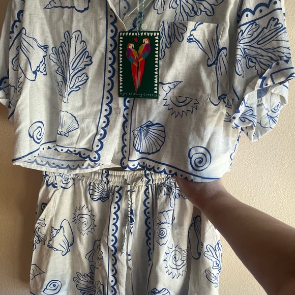 Live 4 Truth Parrot Print Shirt and Shorts Set - Picture 4 of 6